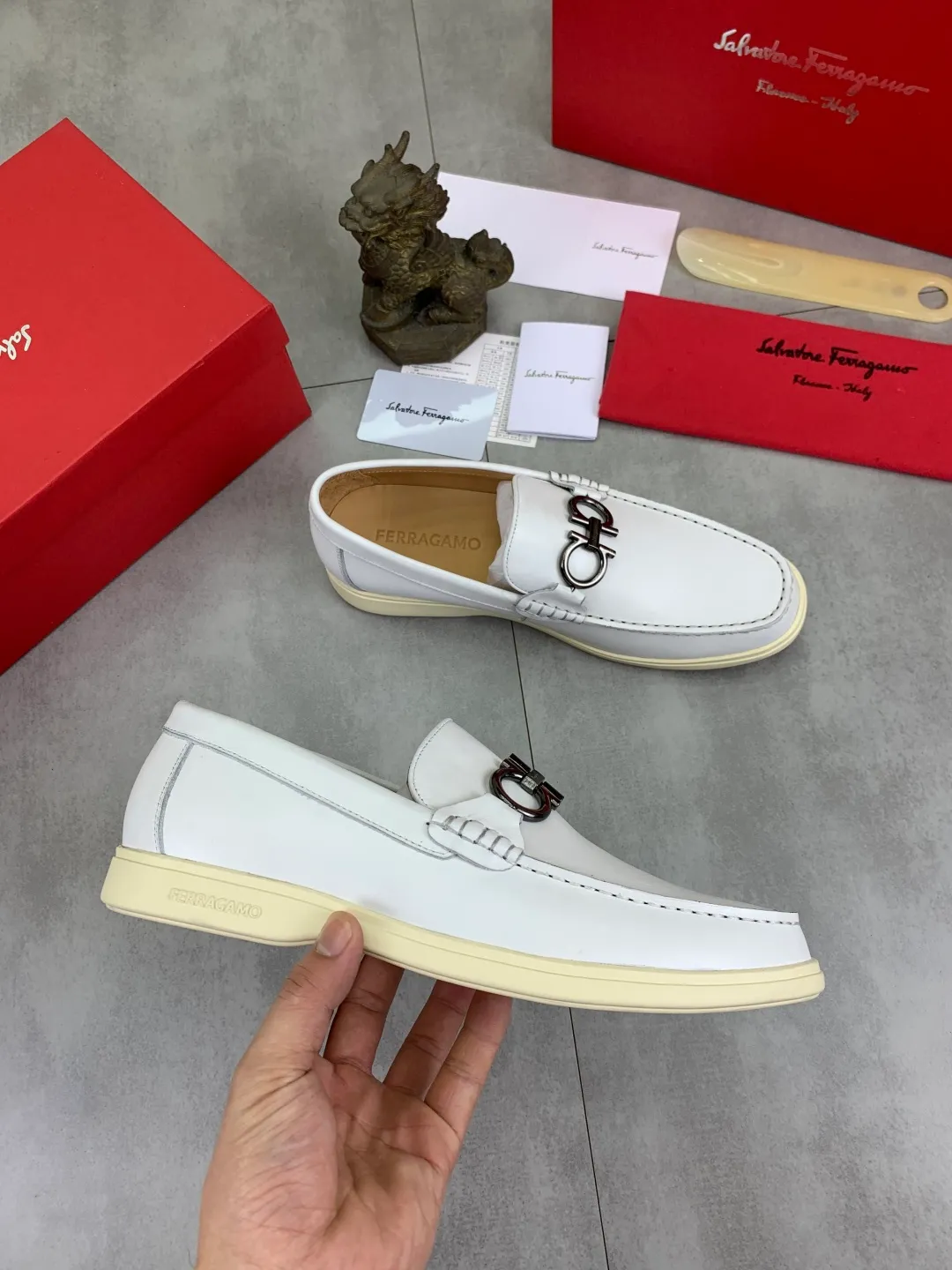 Men's Men's Shoes 💰P580💰[New Style] Water-dyed Niuli 🆘[Salvatore Ferragamo] Ferragamo's latest casual business leather shoes for men! Listed simultaneously! The fabric is made of specially imported original pebbled calfskin, and the lining is made of imported water-dyed cowhide. It is absolutely luxurious and leads the fashion trend. Matching code: 38-44 (45 and 46 can be customized) Black, brown and burgundy colors available